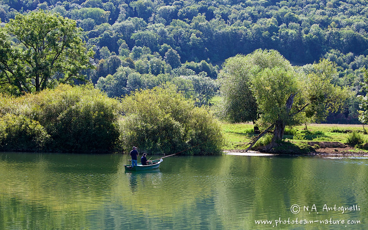 Piste cyclable le long du Doubs